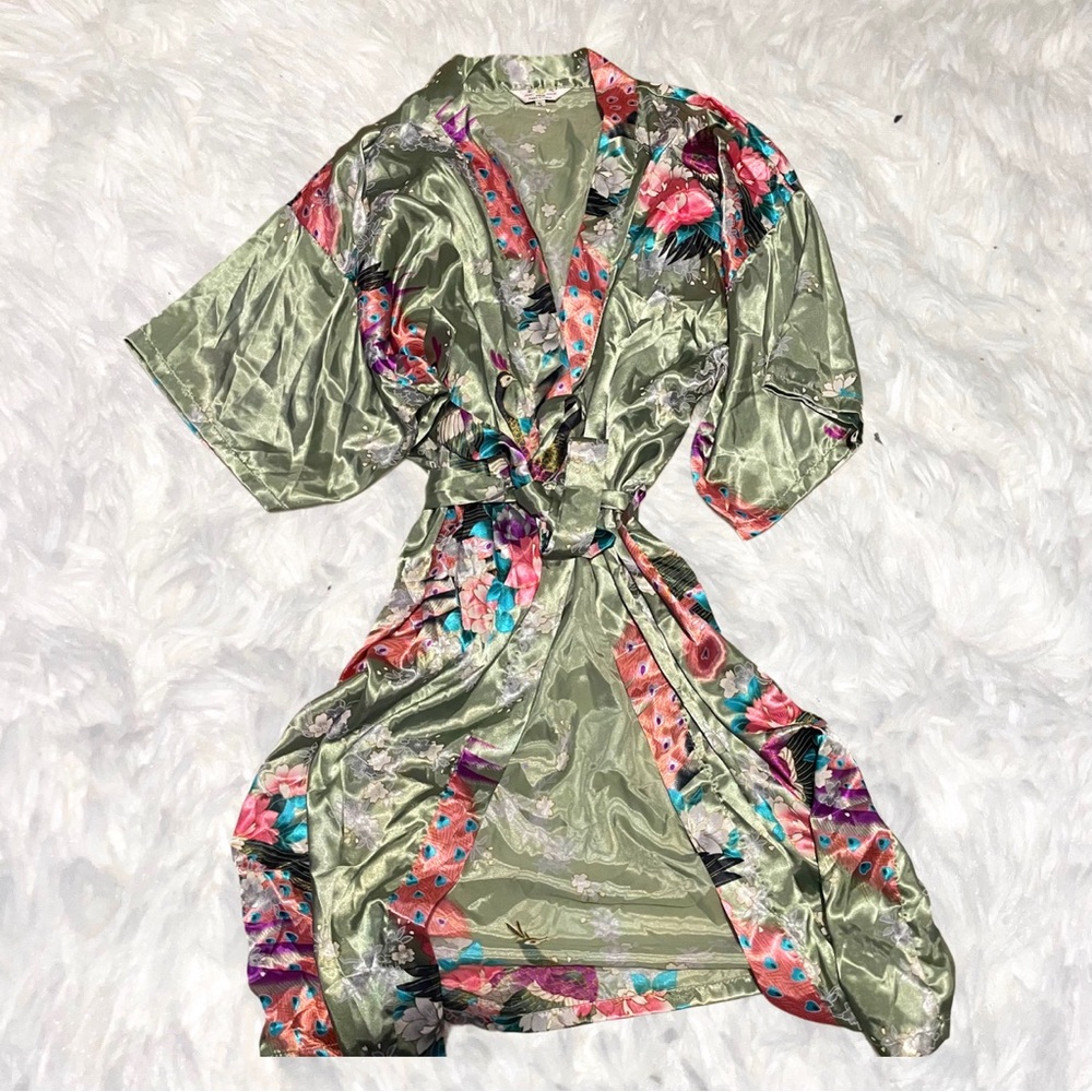 ♡ Light Green Peacock Robe ♡